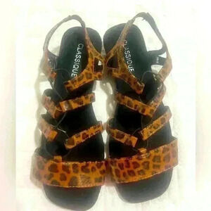Classique‎ Cute Strappy Faux Leather Animal Print Sandals Size 8W